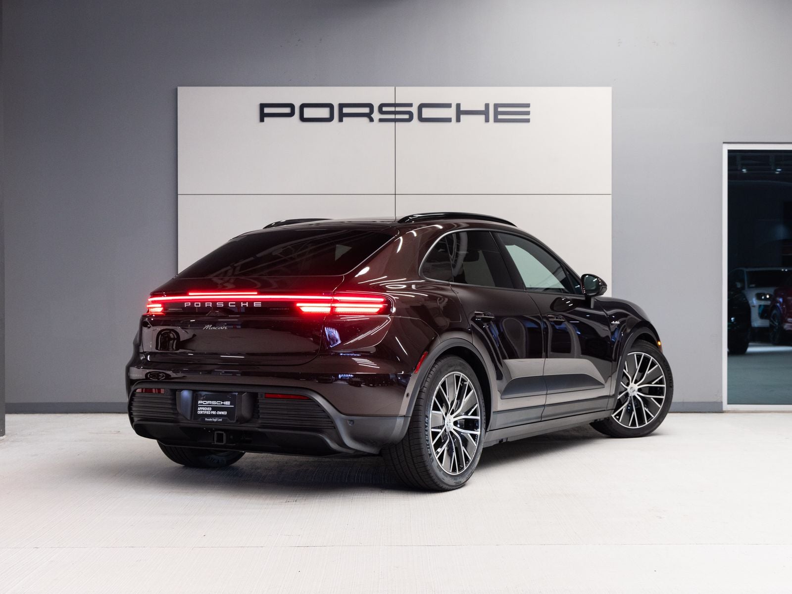 2025 Porsche Macan Macan Electric