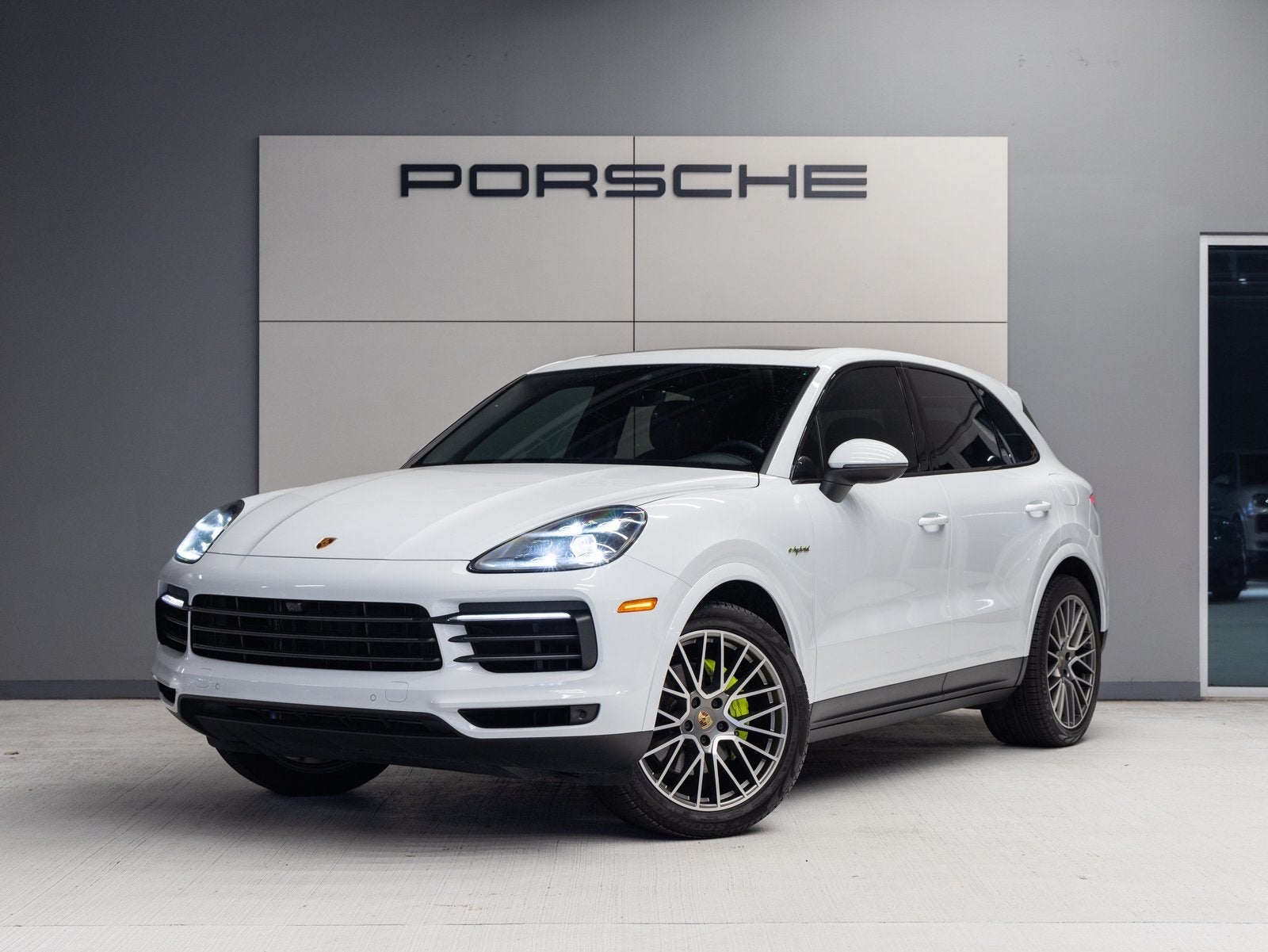 2023 Porsche Cayenne Cayenne E-Hybrid Platinum Edition (MY23)