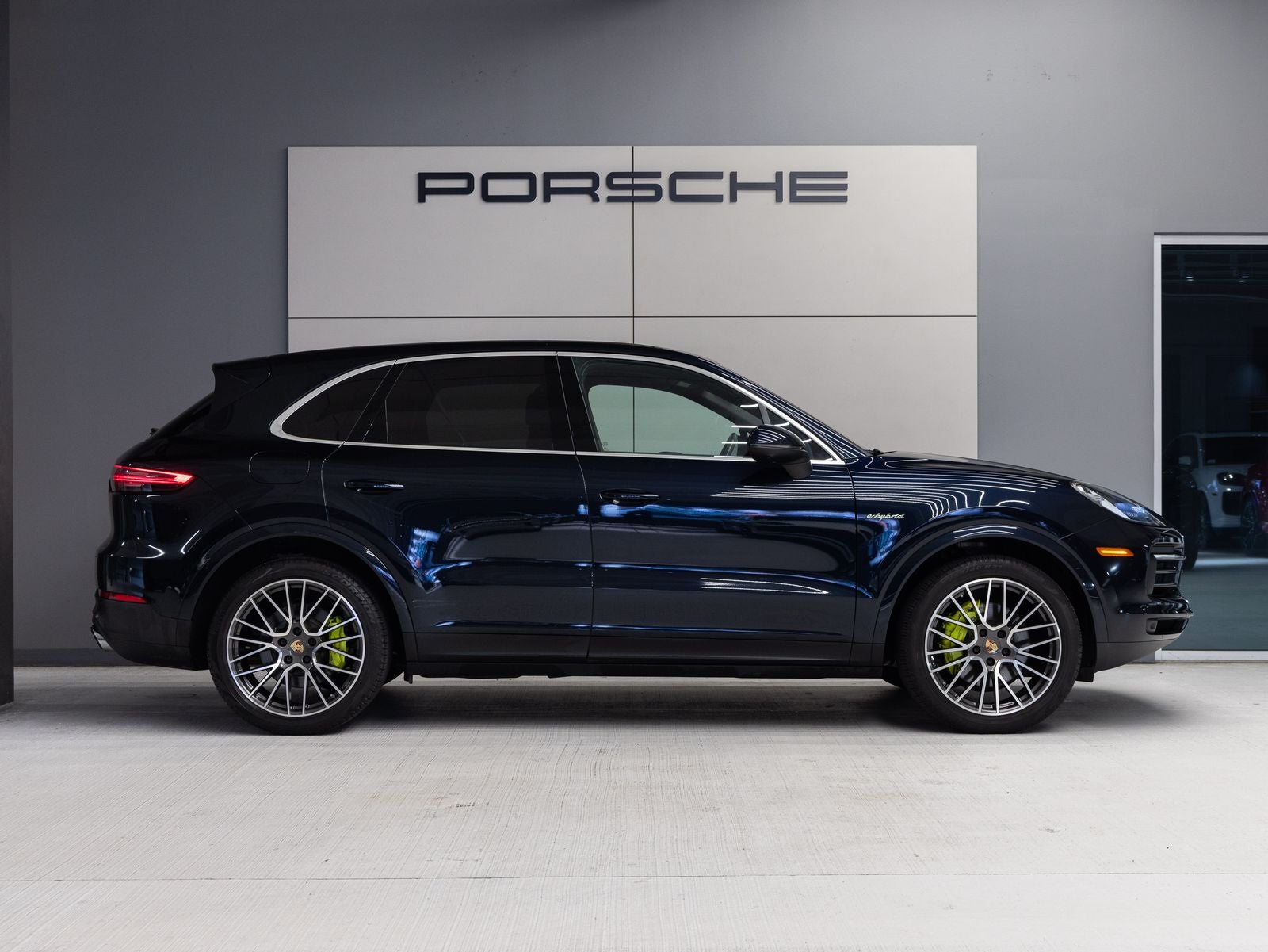 2023 Porsche Cayenne Cayenne E-Hybrid (MY23)