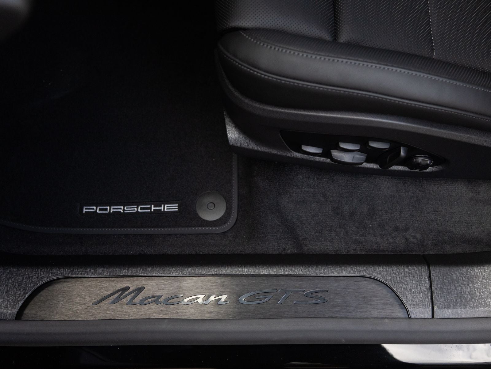 2026 Porsche Macan Macan GTS Electric