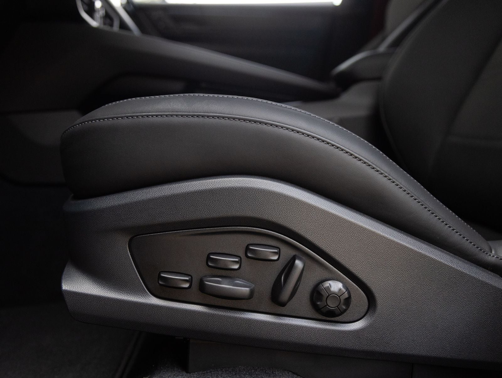 2026 Porsche Macan Macan GTS Electric
