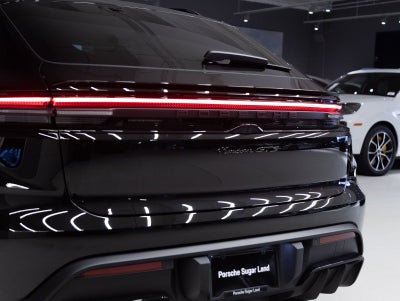 2026 Porsche Macan Macan GTS Electric