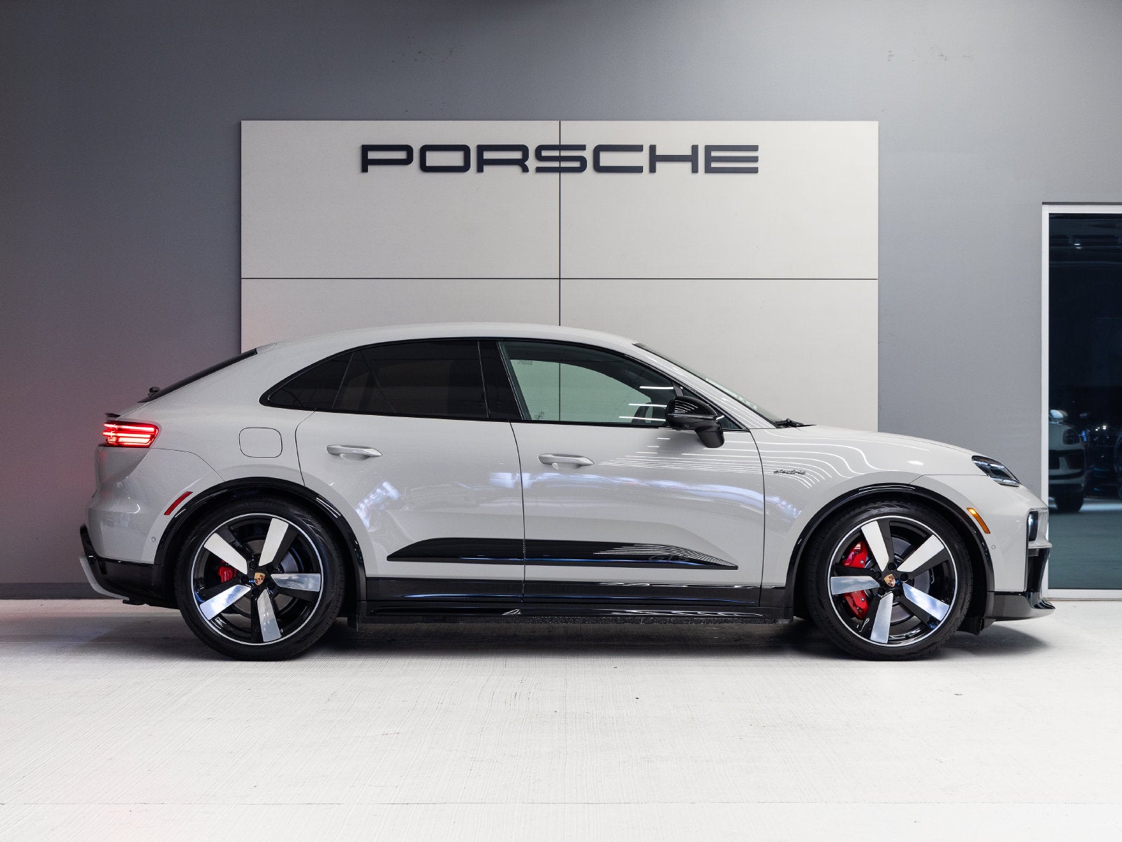 2026 Porsche Macan Macan GTS Electric