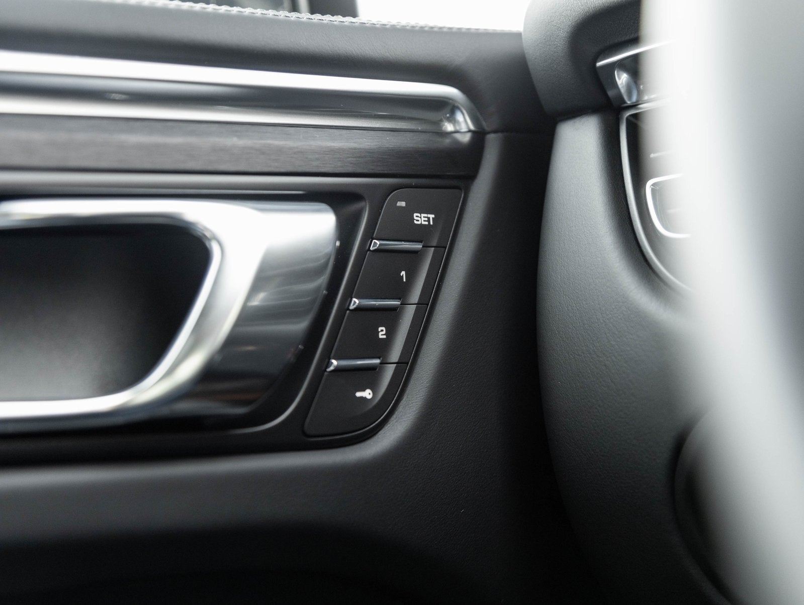 2026 Porsche Macan Macan GTS