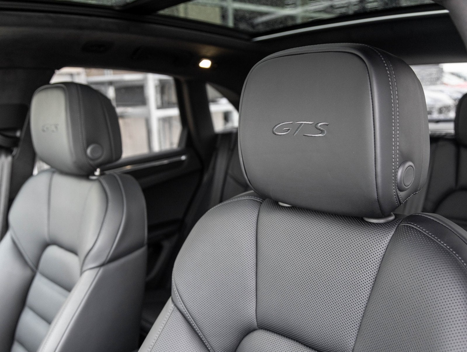 2026 Porsche Macan Macan GTS