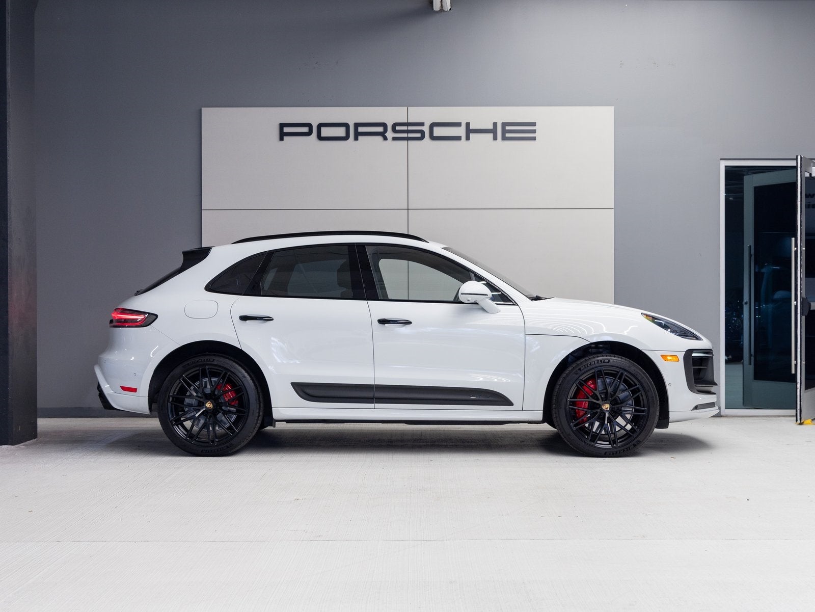 2022 Porsche Macan Macan GTS