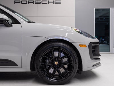 2026 Porsche Macan Macan GTS