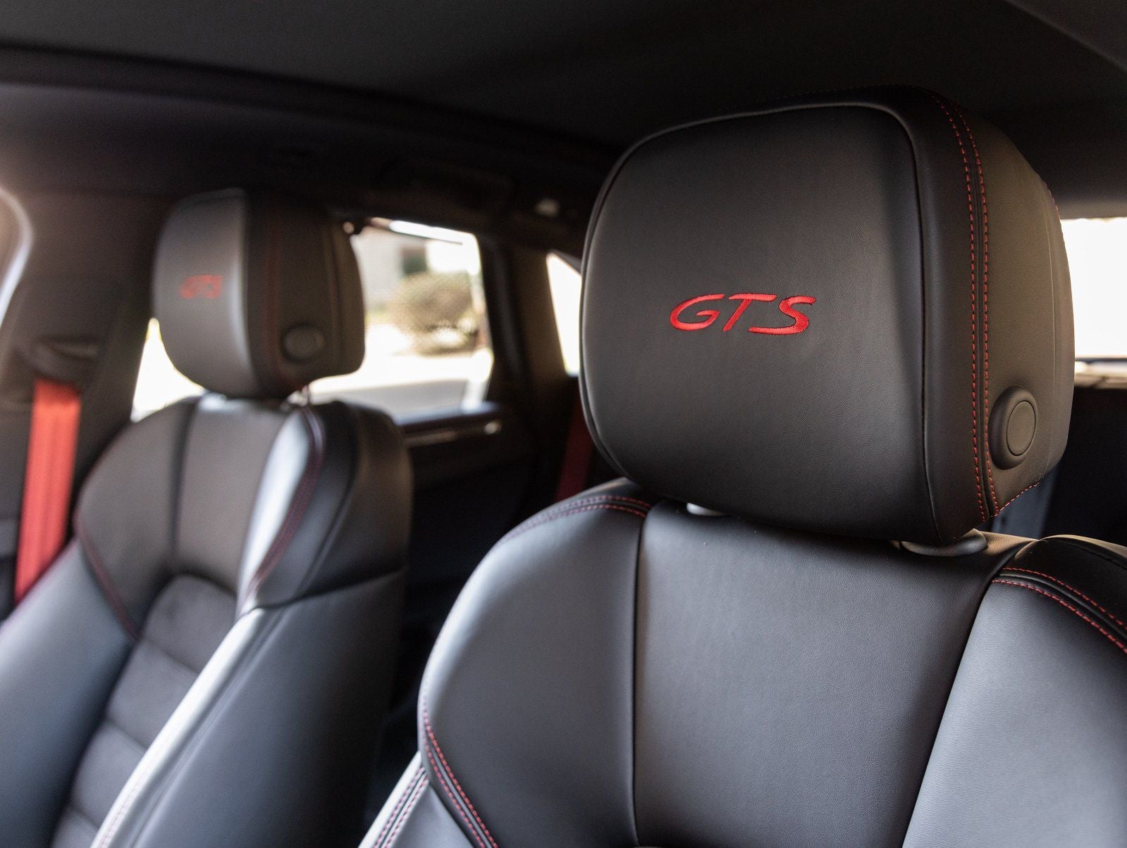 2026 Porsche Macan Macan GTS