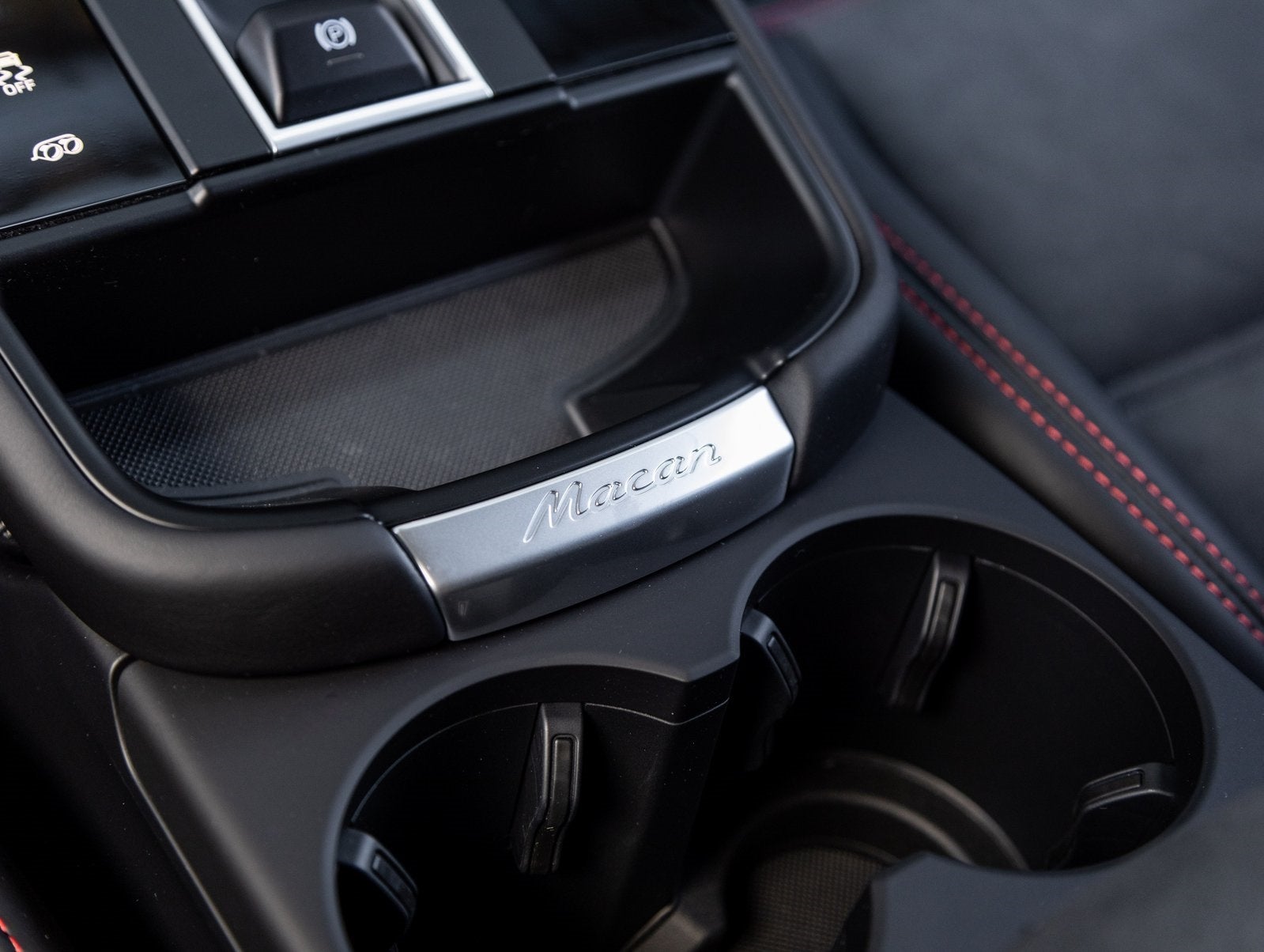 2026 Porsche Macan Macan GTS