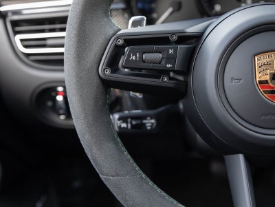 2026 Porsche Macan Macan GTS