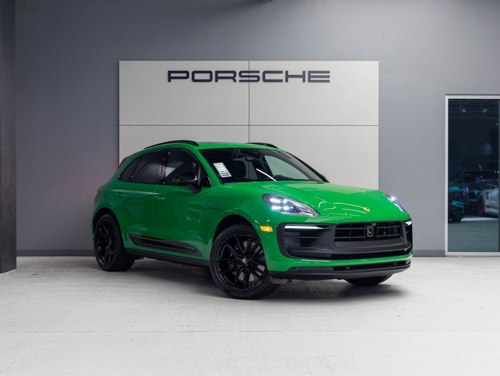 2026 Porsche Macan Macan GTS