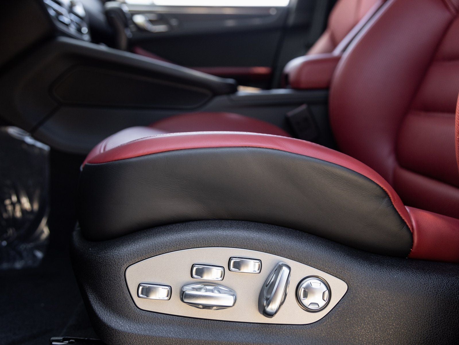 2026 Porsche Macan Macan GTS