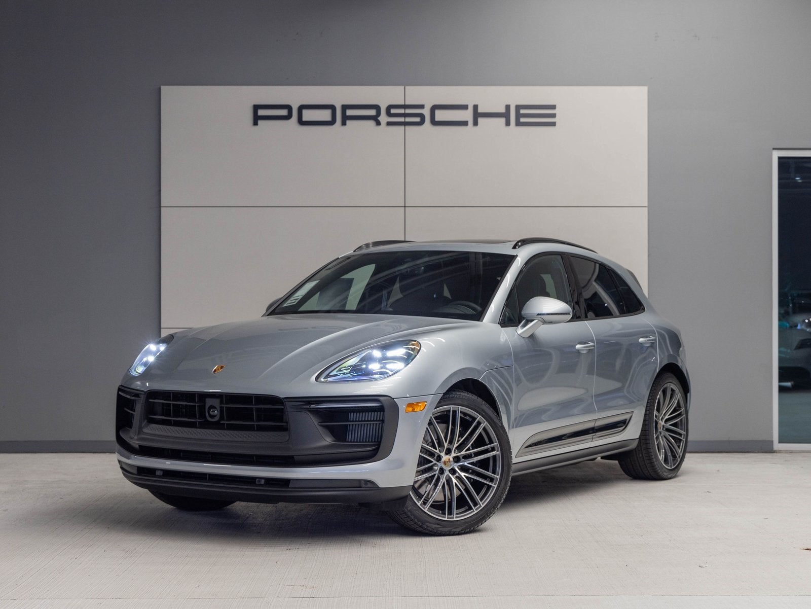 2026 Porsche Macan Macan GTS