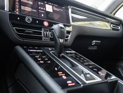 2026 Porsche Macan Macan GTS