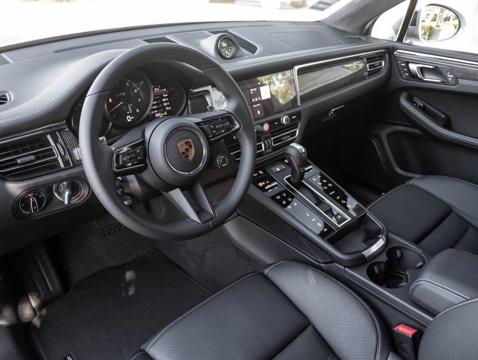 2026 Porsche Macan Macan GTS