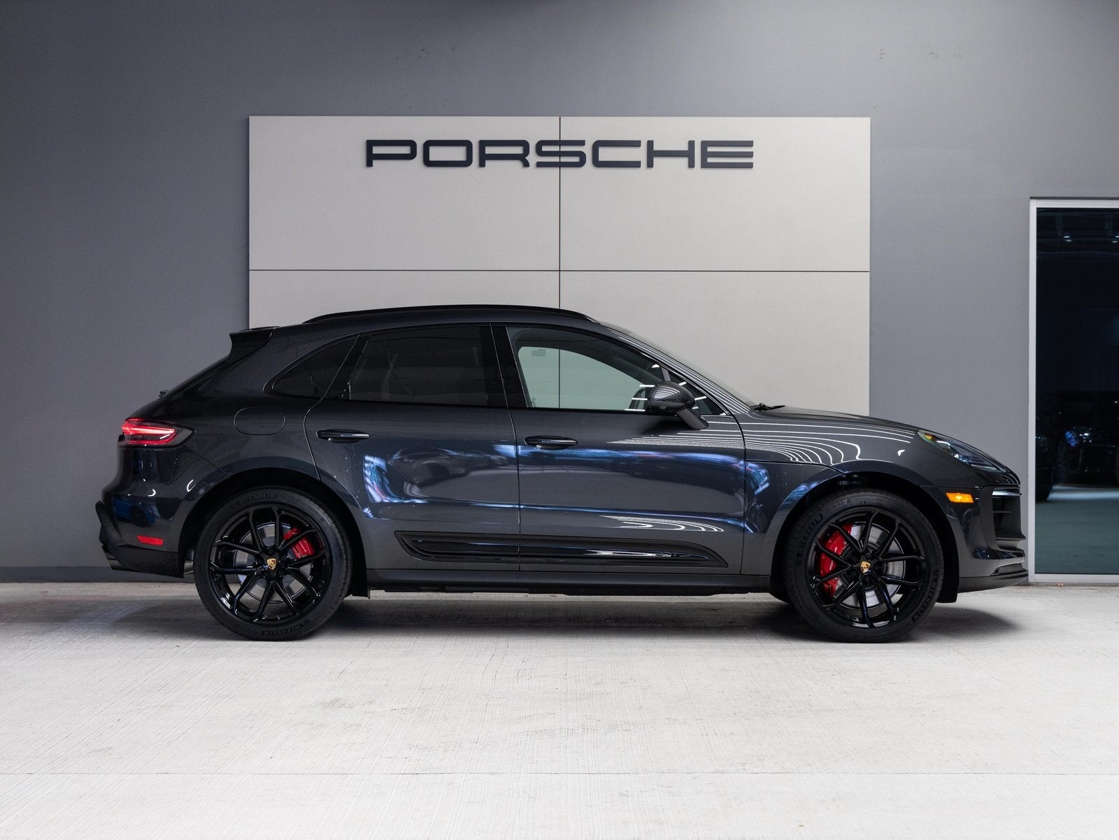 2026 Porsche Macan Macan GTS
