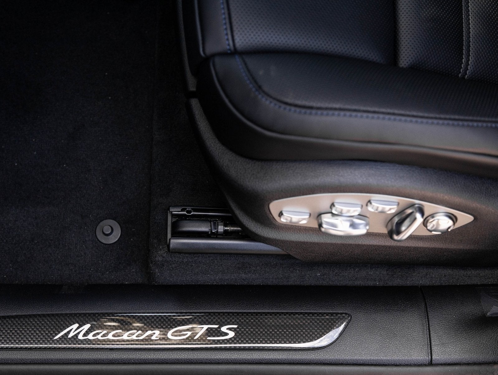 2026 Porsche Macan Macan GTS