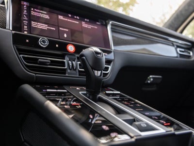 2026 Porsche Macan Macan GTS