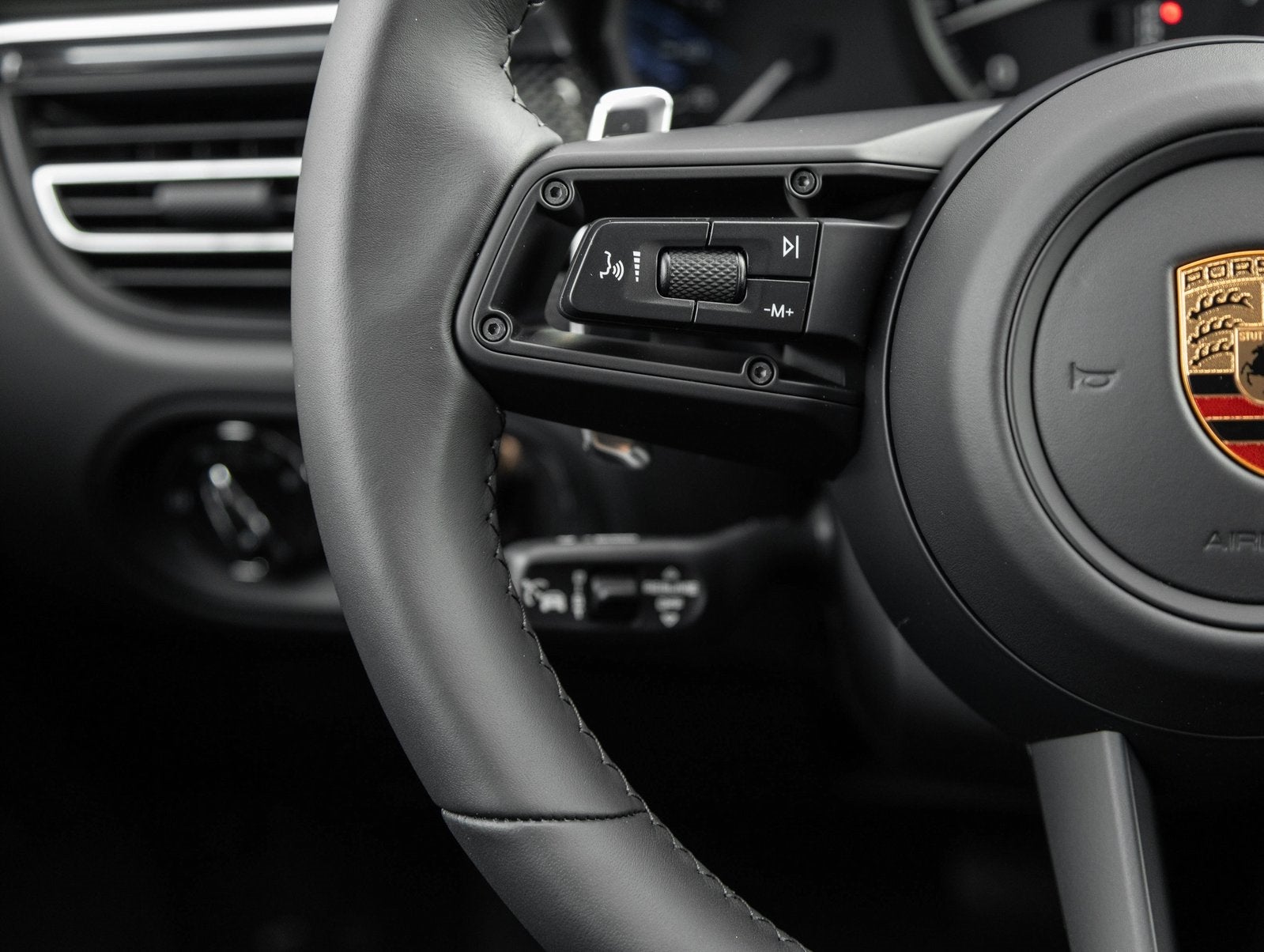 2026 Porsche Macan Macan GTS