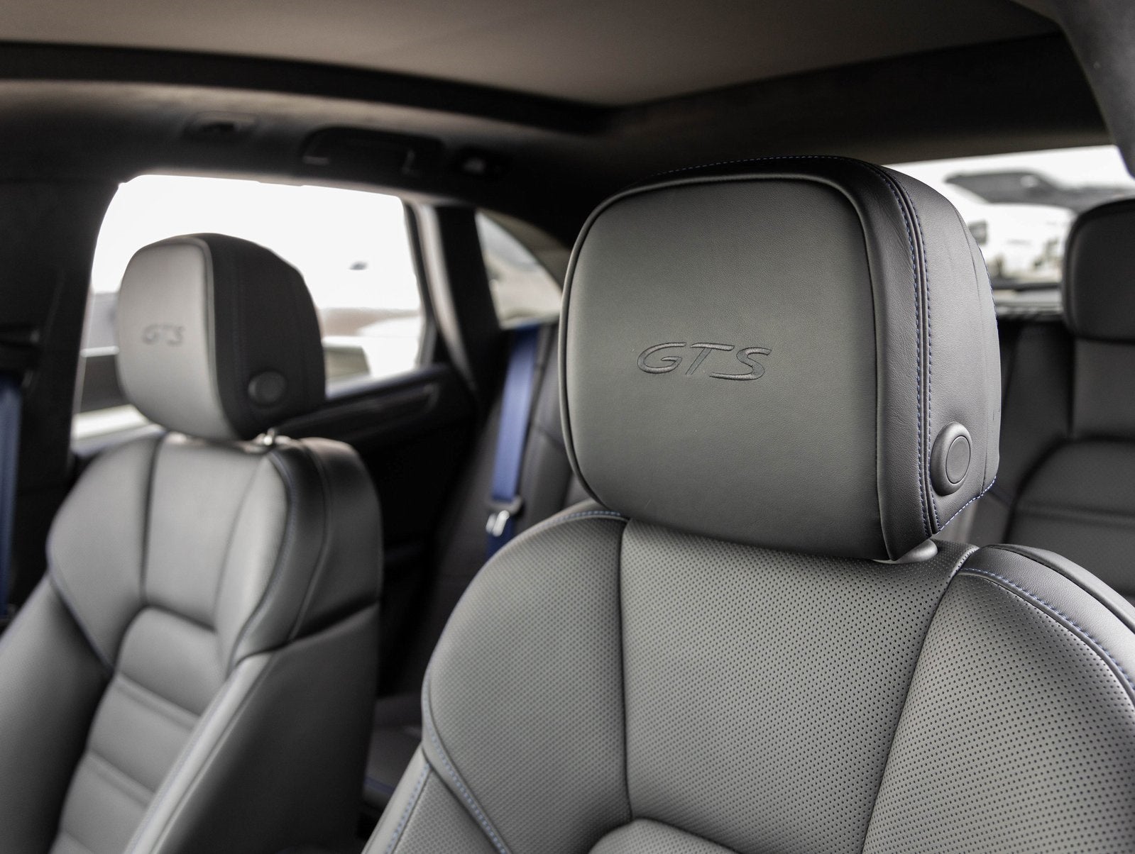 2026 Porsche Macan Macan GTS