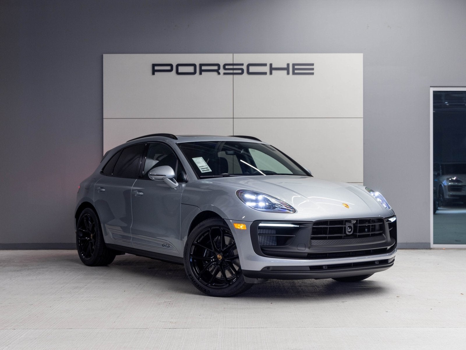 2026 Porsche Macan Macan GTS