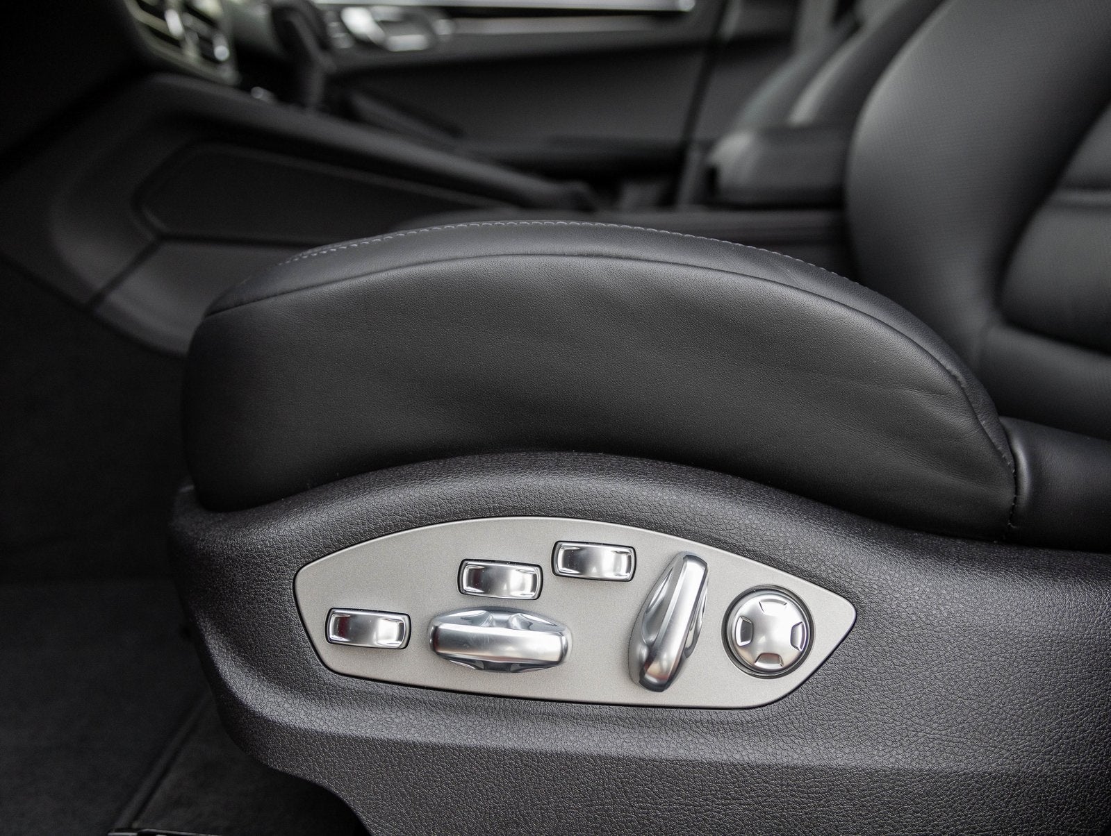 2026 Porsche Macan Macan S