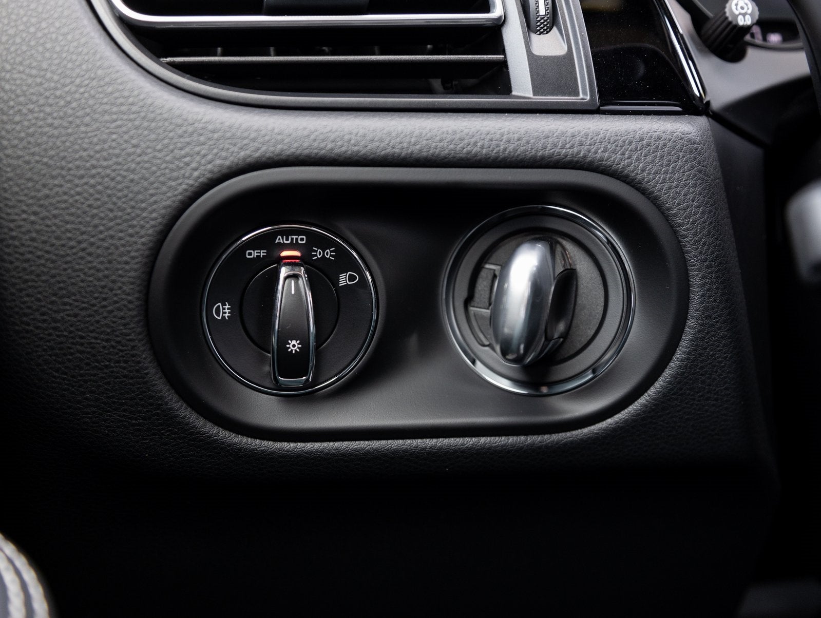 2025 Porsche Macan Macan S