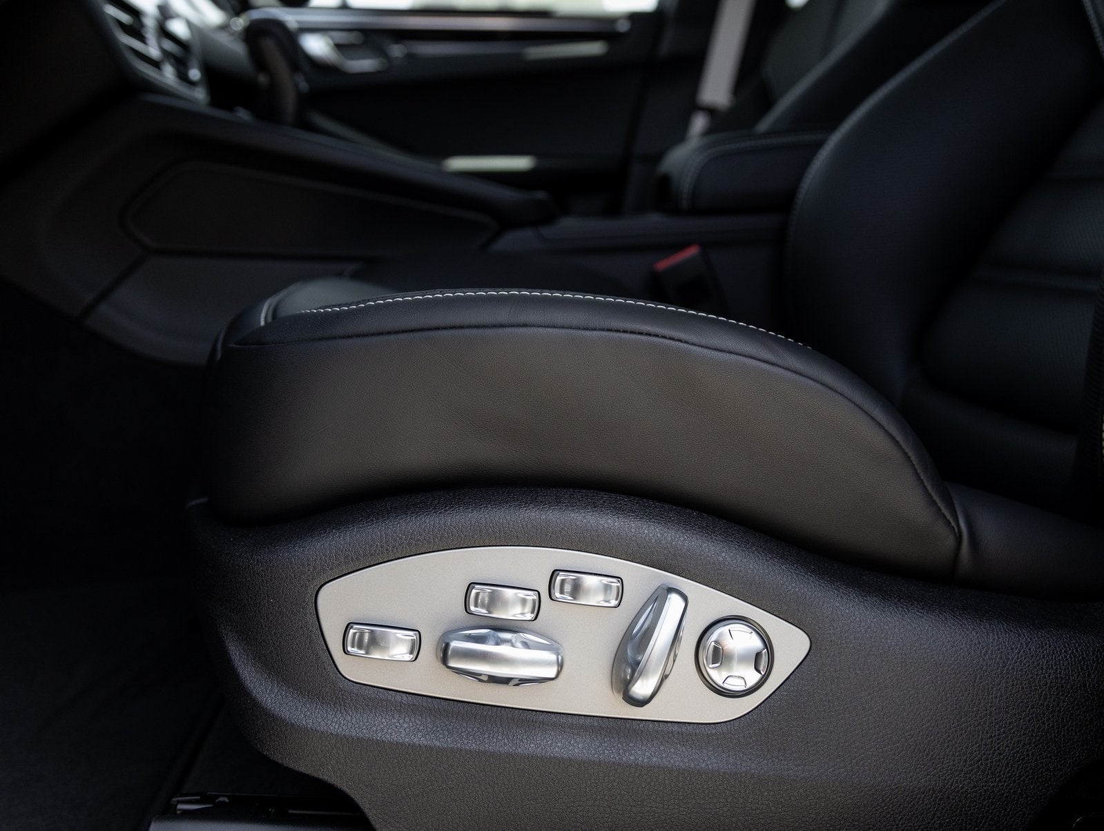 2025 Porsche Macan Macan S