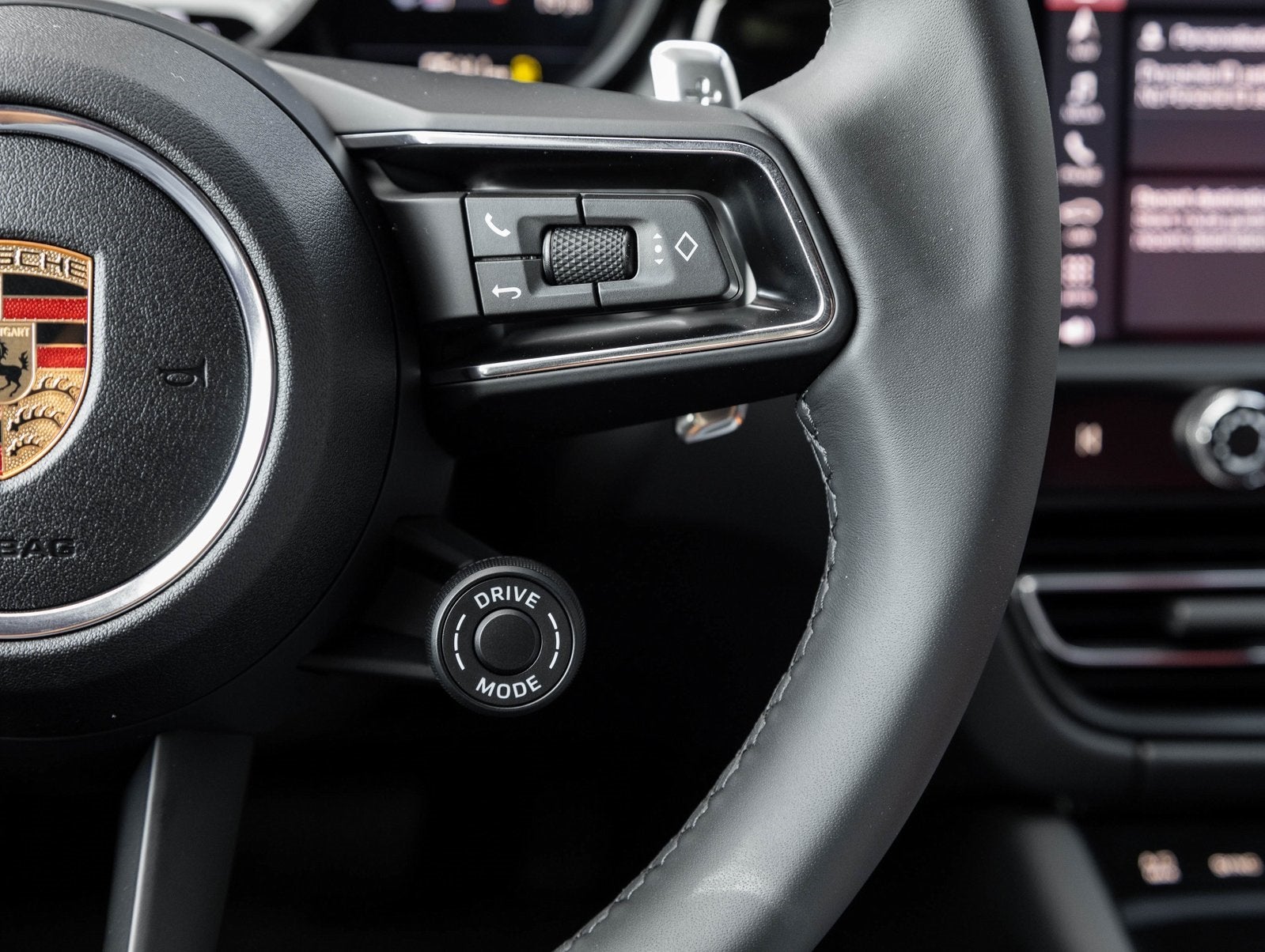 2025 Porsche Macan Macan S