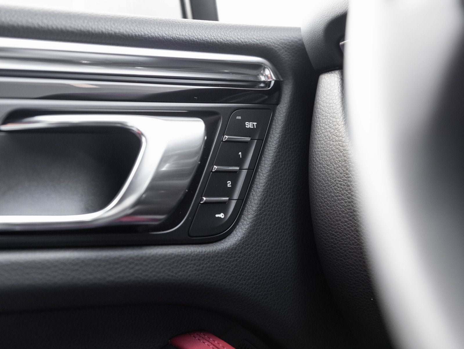 2025 Porsche Macan Macan S