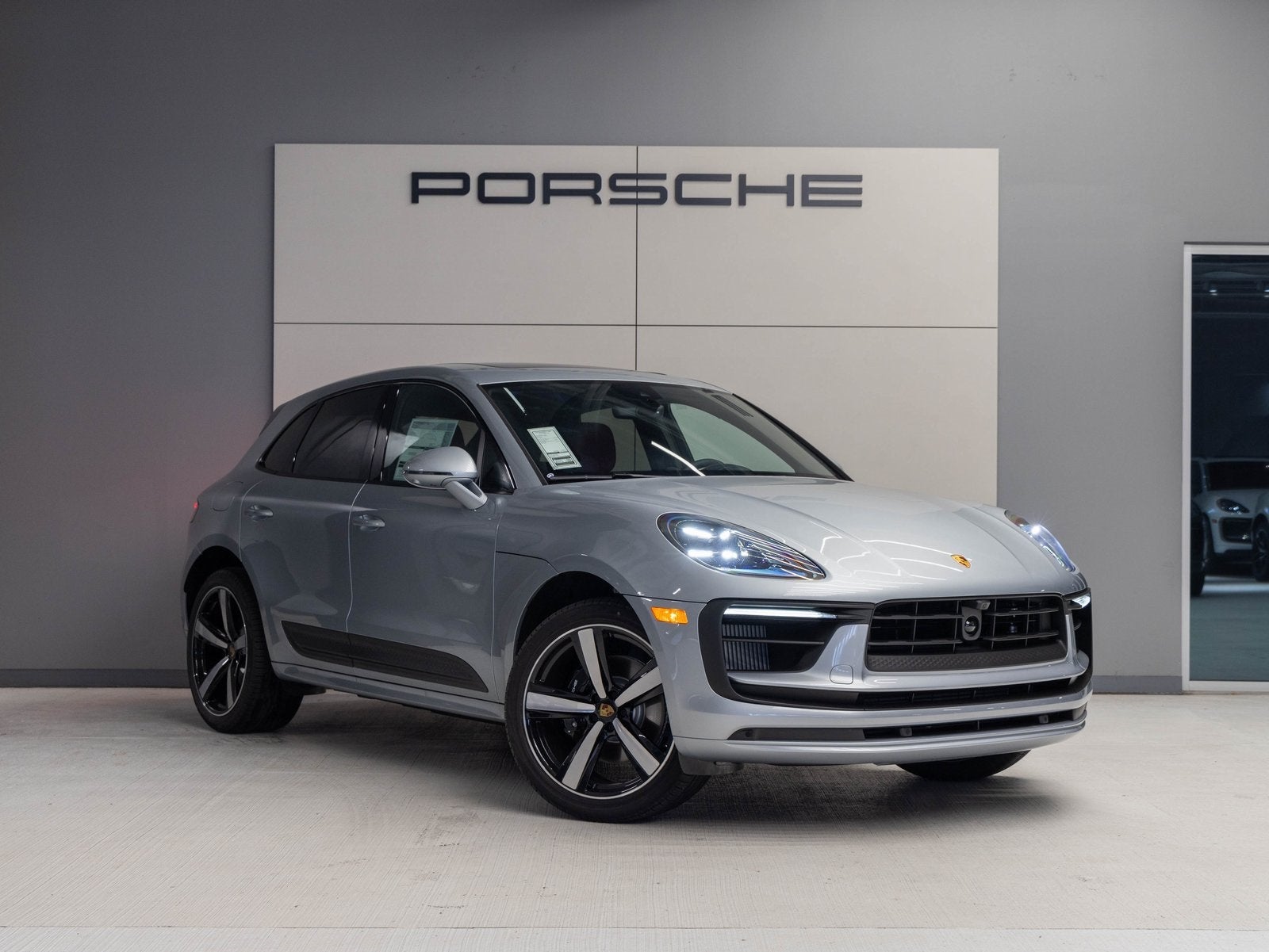 2025 Porsche Macan Macan S