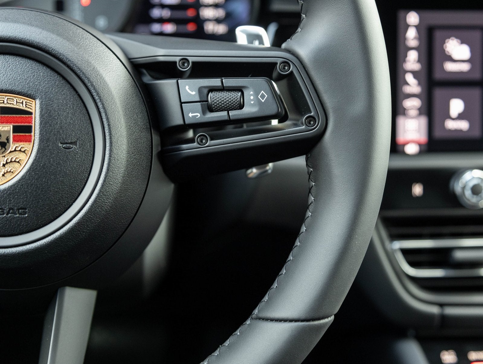 2025 Porsche Macan Macan S