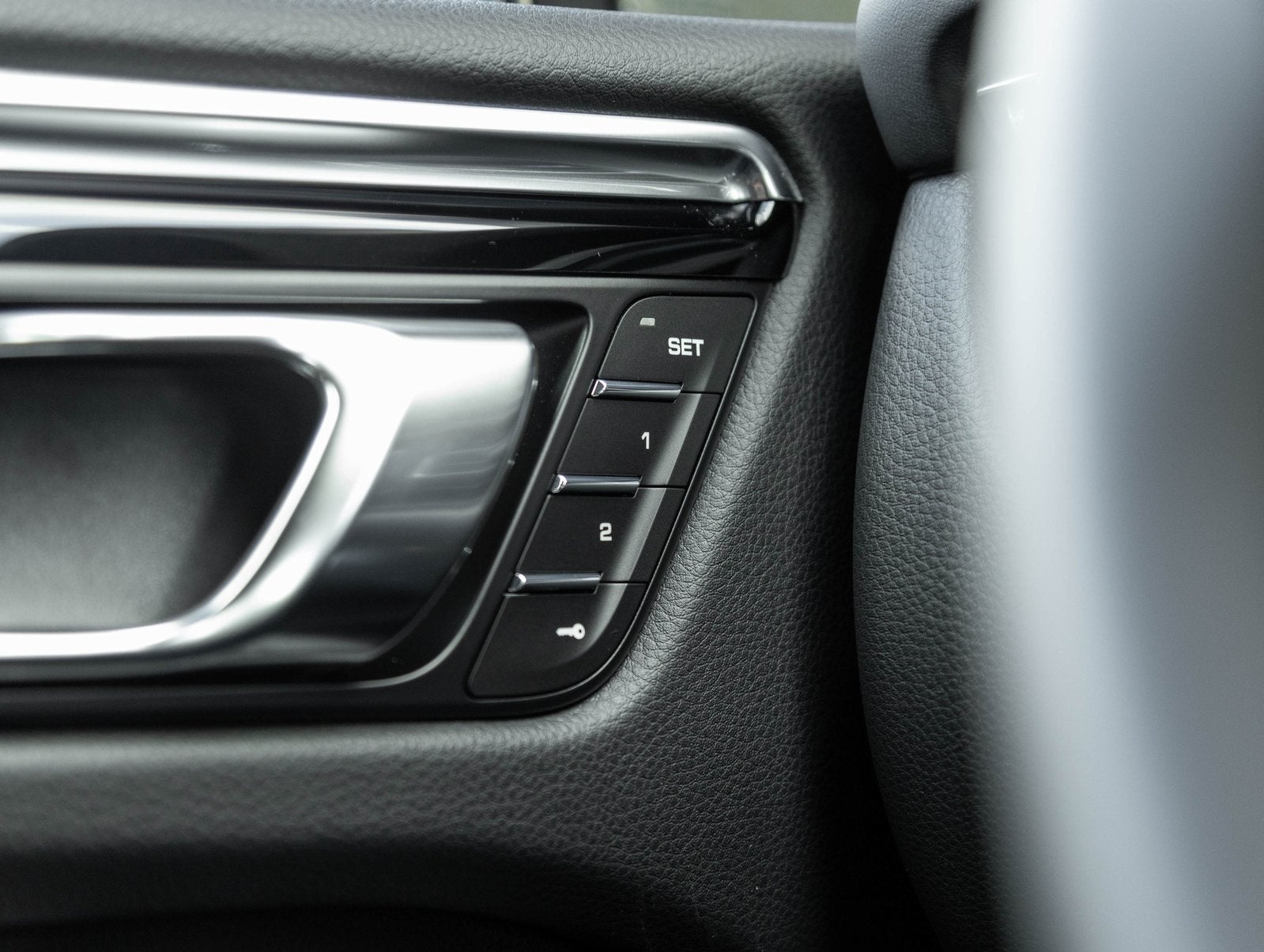 2025 Porsche Macan Macan S