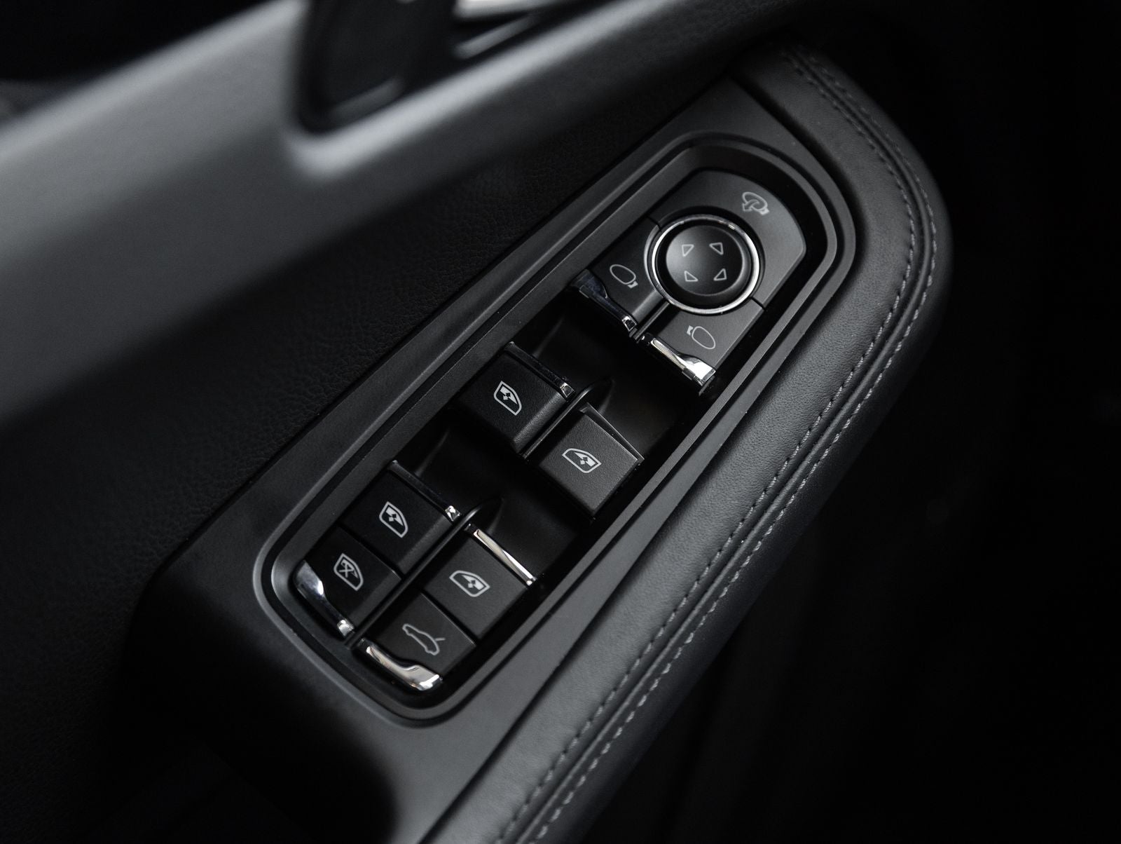 2023 Porsche Macan Macan S