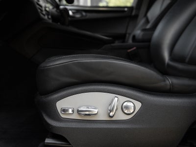 2023 Porsche Macan Macan S