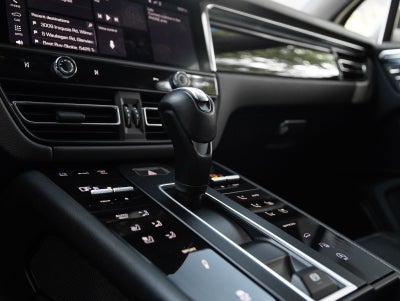 2023 Porsche Macan Macan S