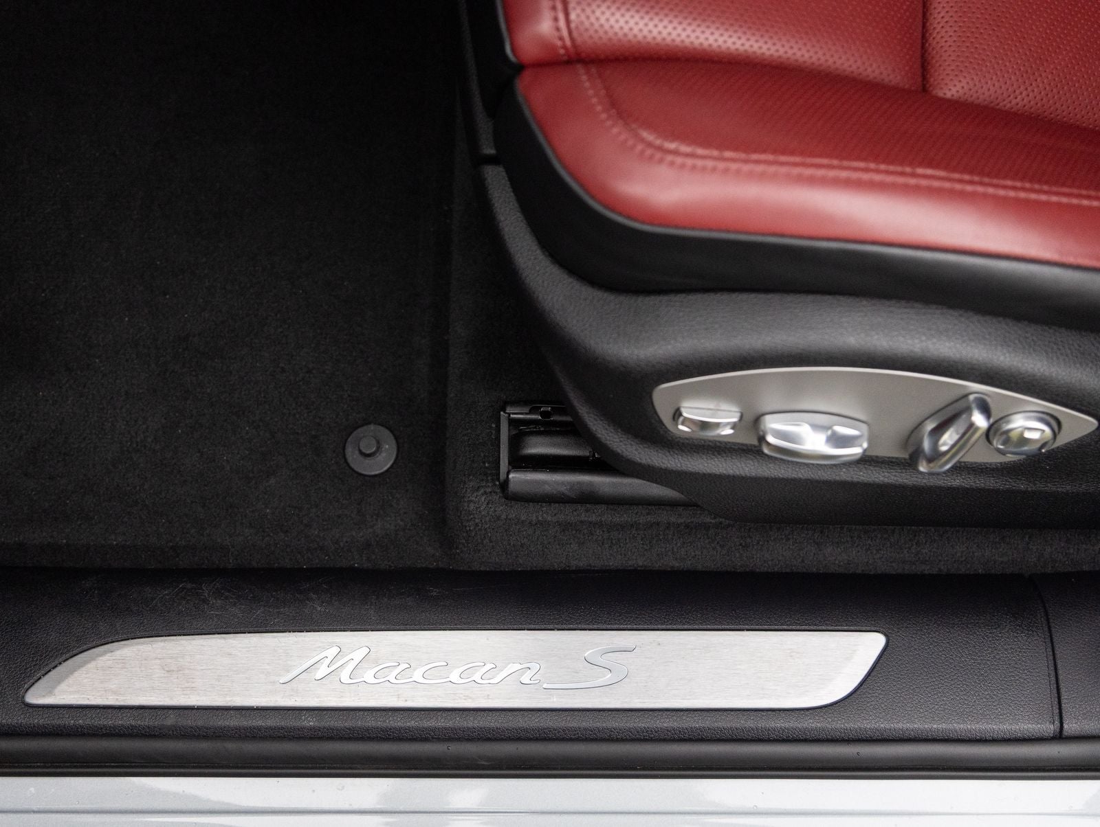 2023 Porsche Macan Macan S (MY23)