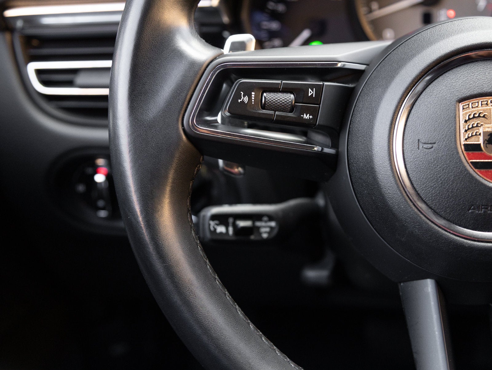 2023 Porsche Macan Macan S