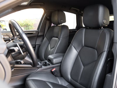 2023 Porsche Macan Macan S