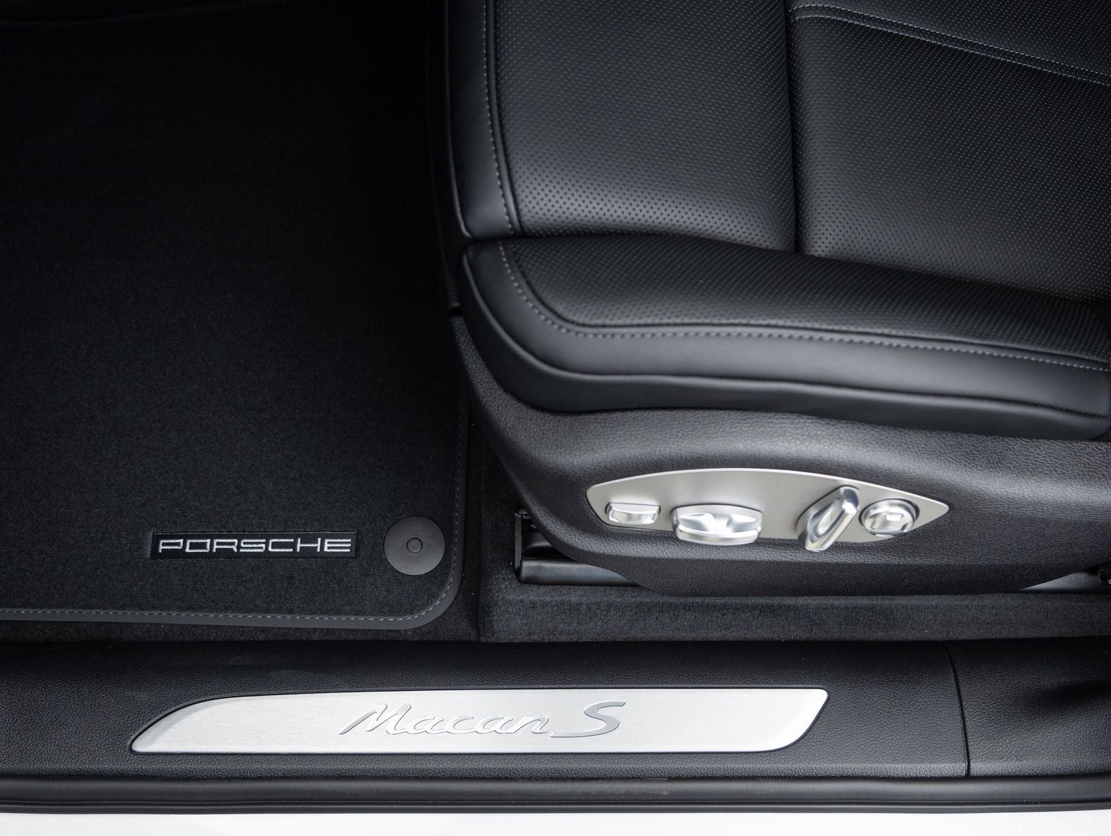 2026 Porsche Macan Macan S