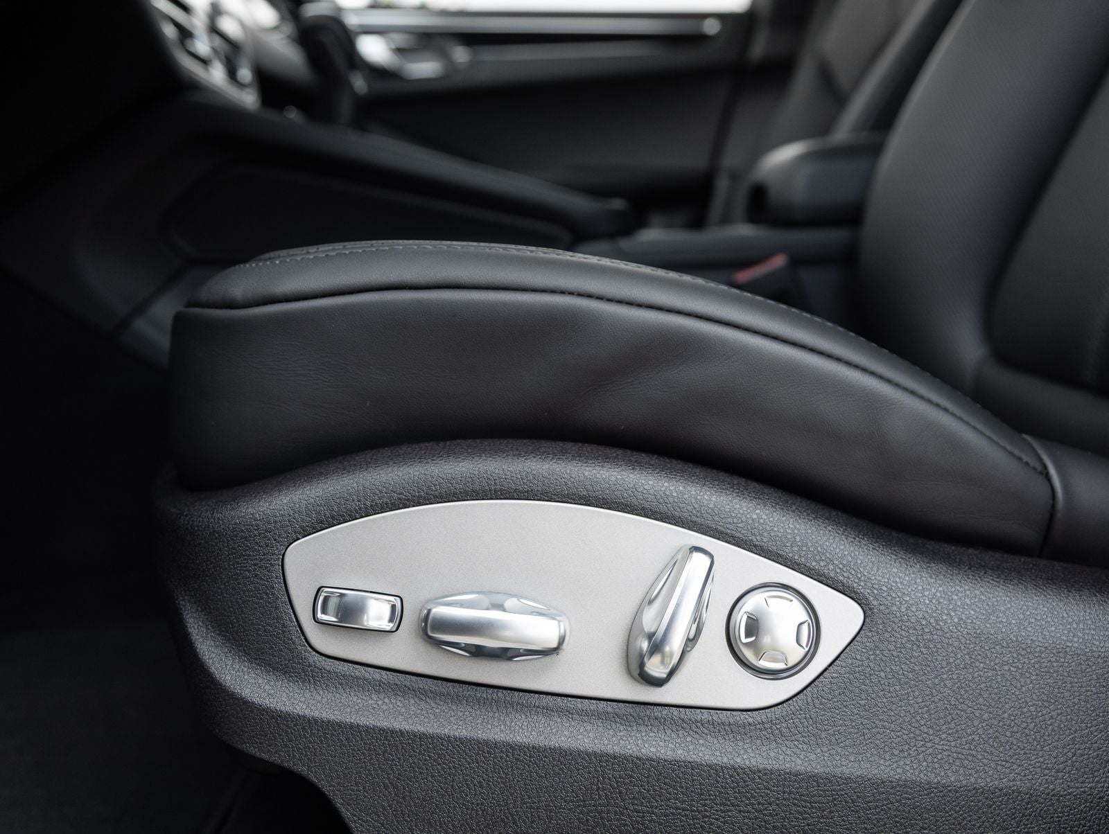 2026 Porsche Macan Macan S