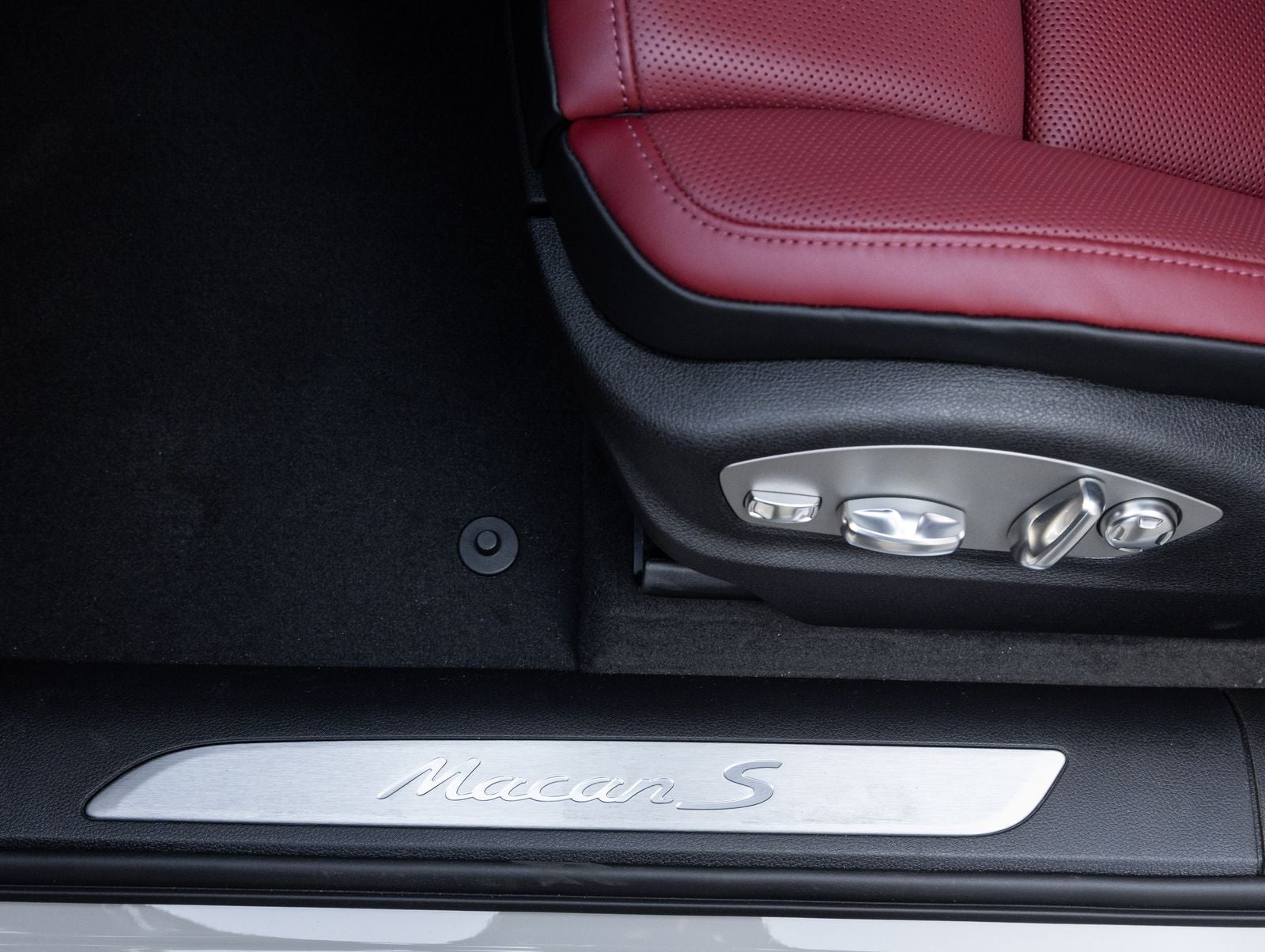 2026 Porsche Macan S