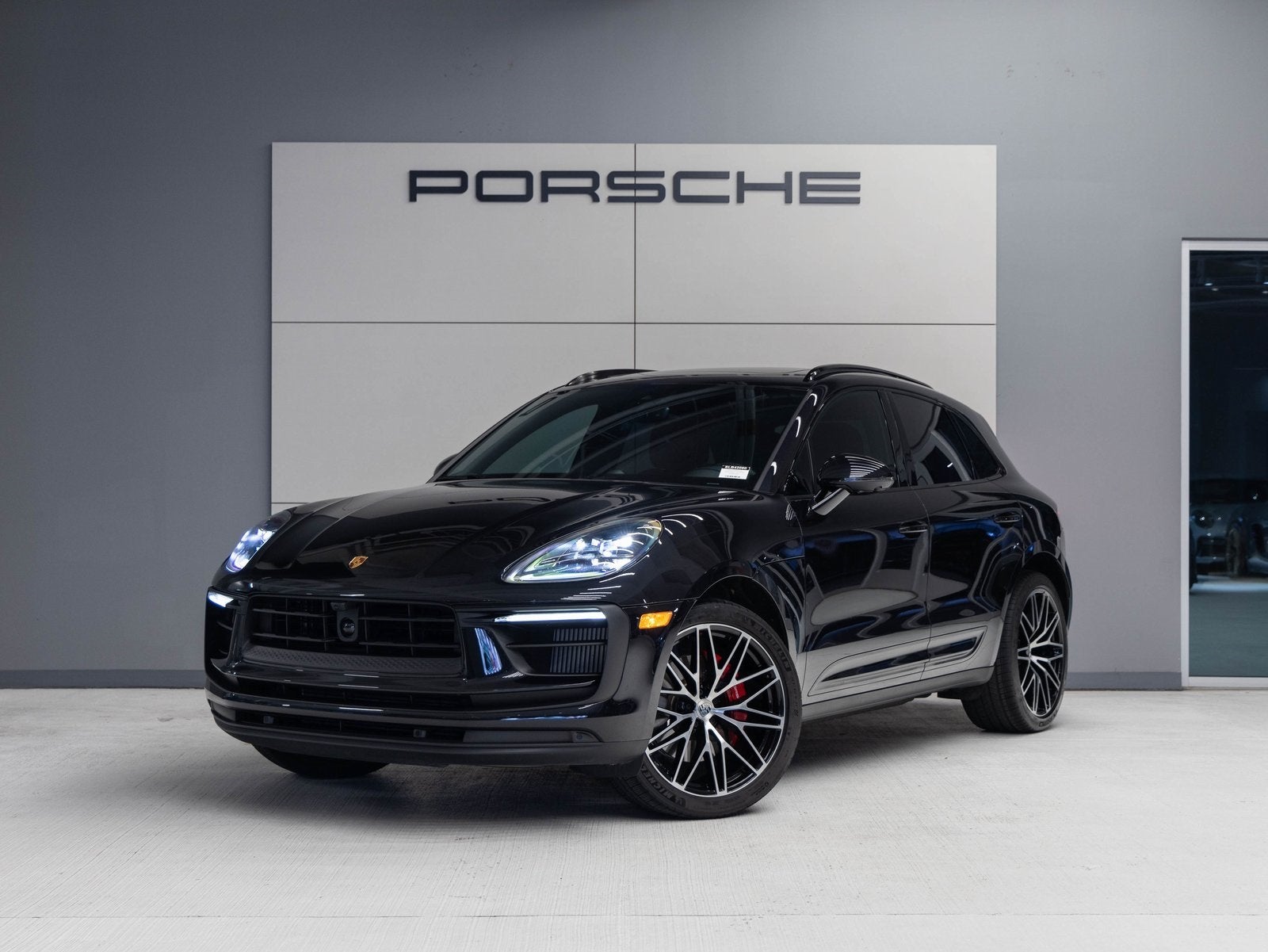 2025 Porsche Macan S