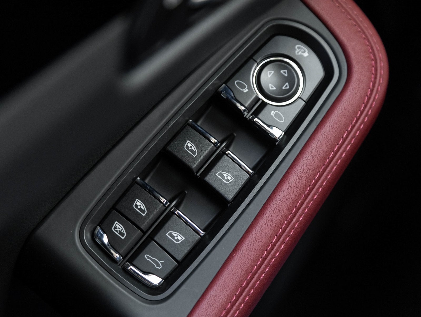 2025 Porsche Macan Macan S