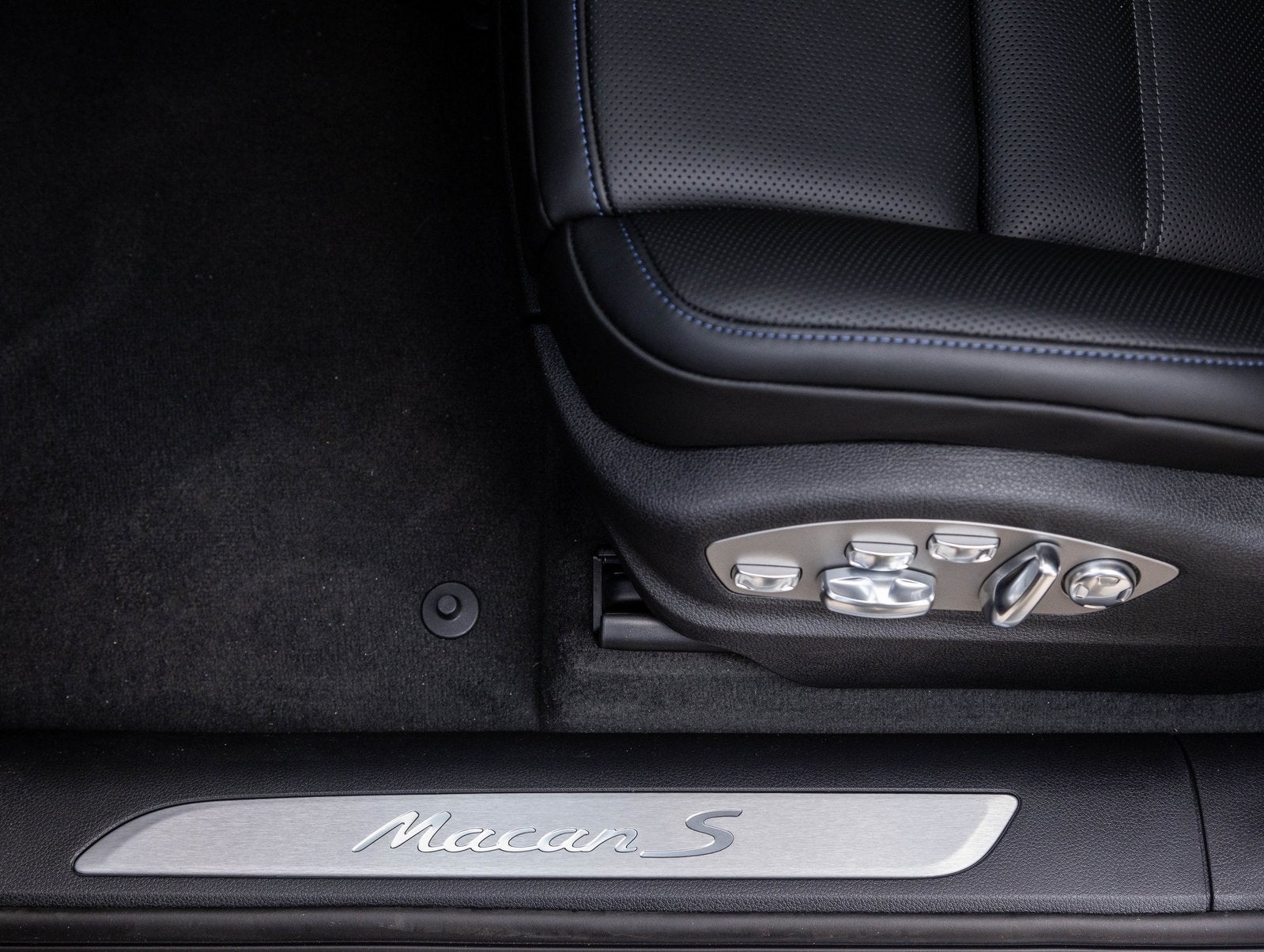 2026 Porsche Macan Macan S