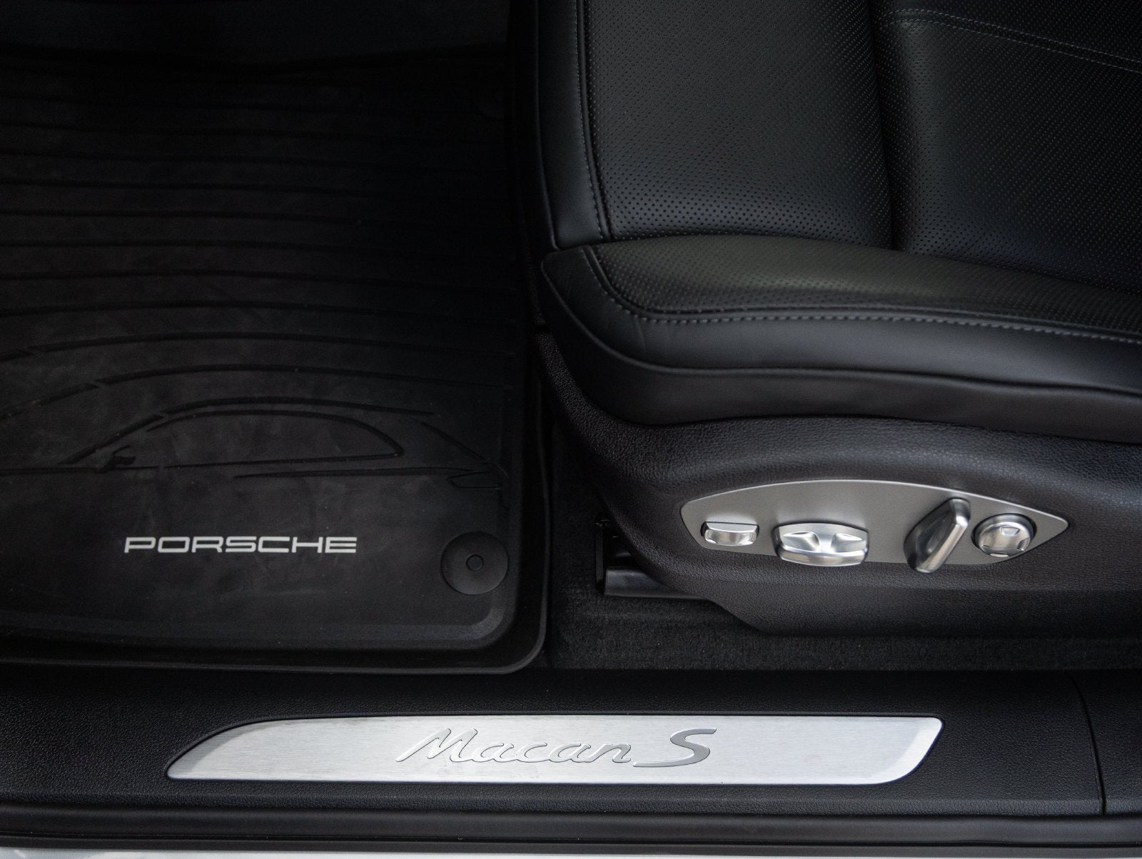 2026 Porsche Macan Macan S