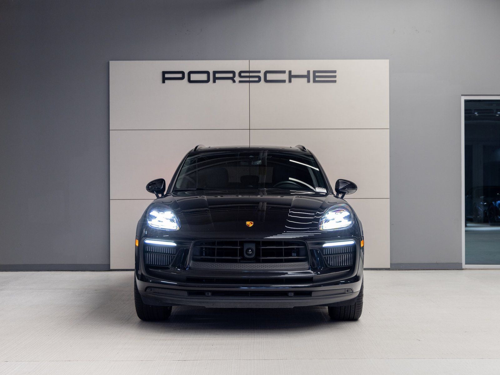 2023 Porsche Macan Macan S (MY23)