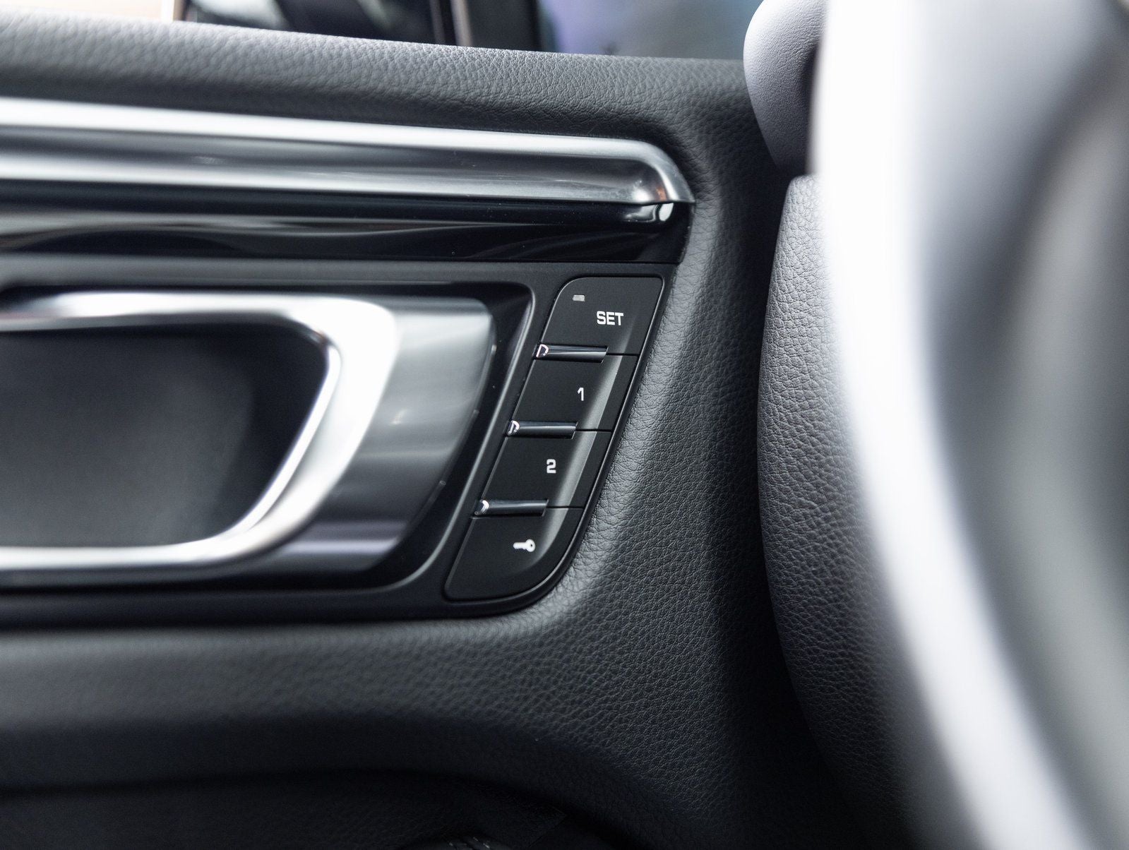 2023 Porsche Macan Macan S (MY23)