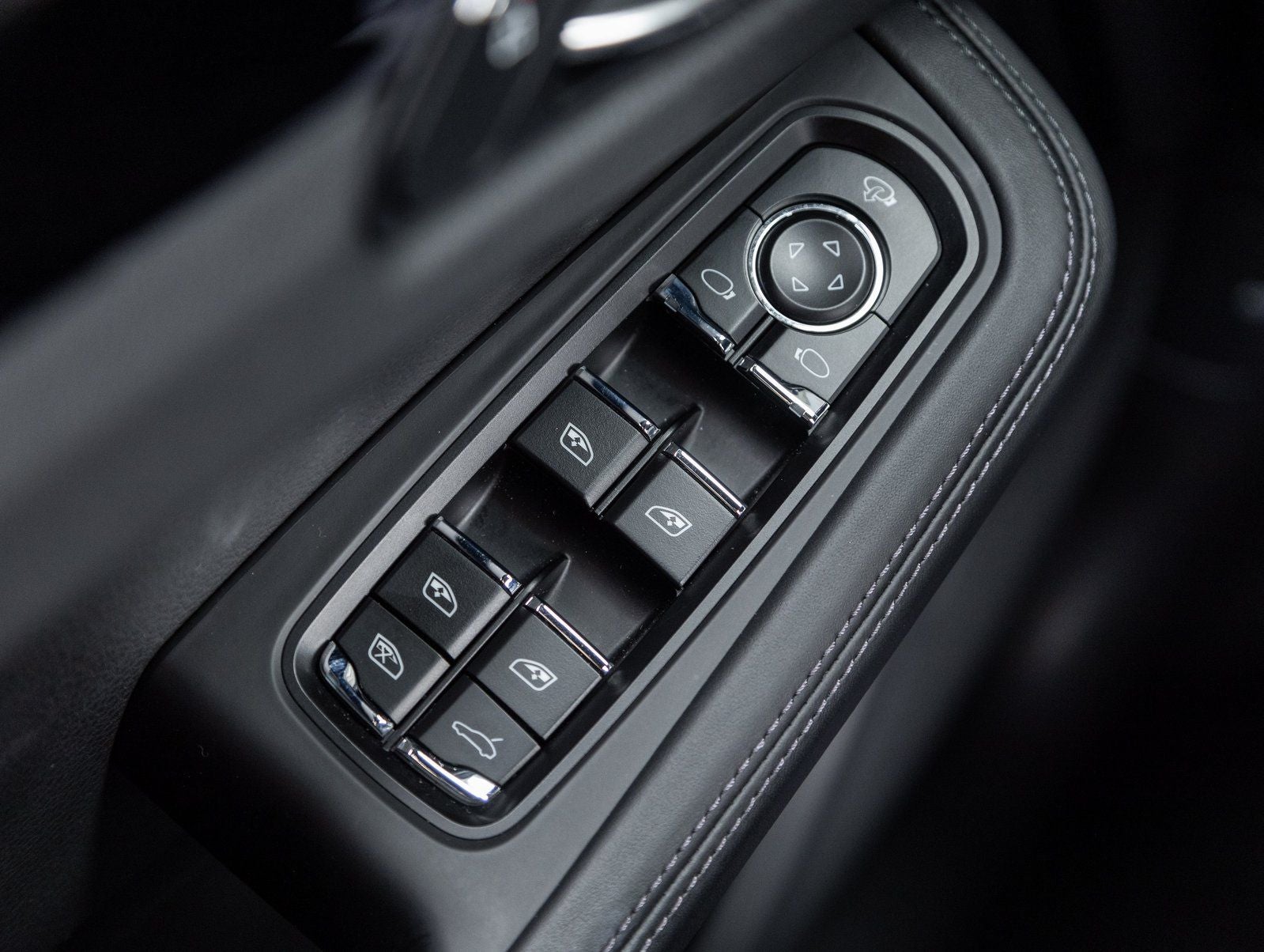 2023 Porsche Macan Macan S (MY23)