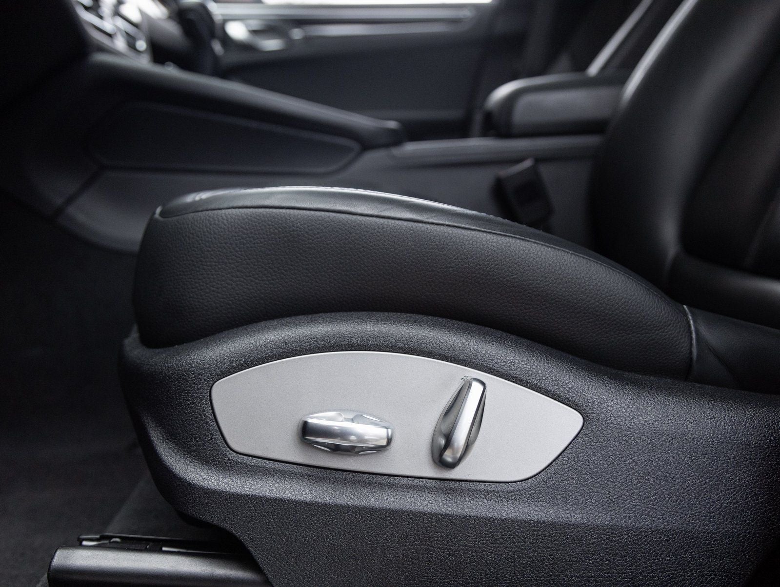 2023 Porsche Macan Macan S (MY23)